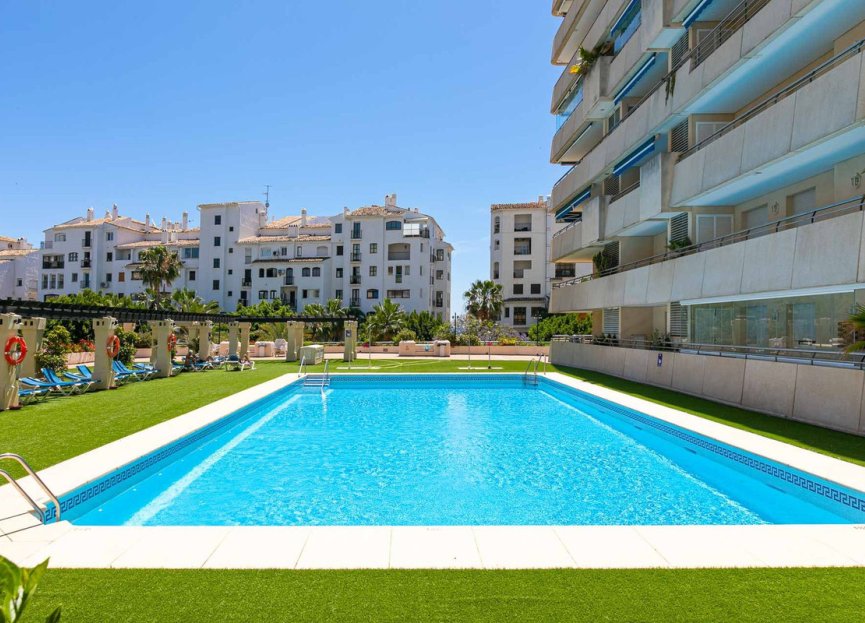 Resale - Apartment - Middle Floor Apartment - Marbella - Puerto Banús