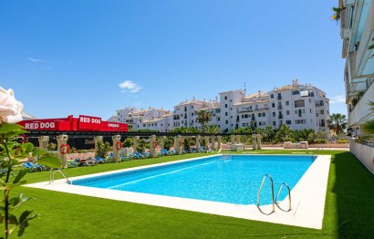 Resale - Apartment - Middle Floor Apartment - Marbella - Puerto Banús