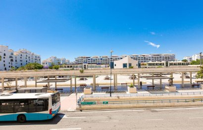 Resale - Apartment - Middle Floor Apartment - Marbella - Puerto Banús