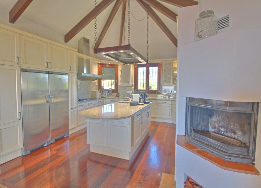 Resale - House - Finca - Cortijo - Estepona - Estepona Centro