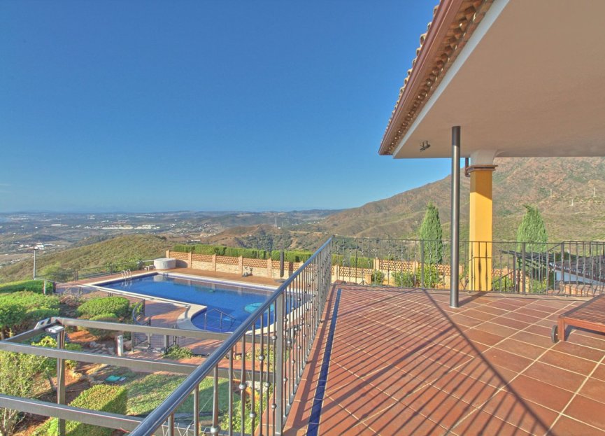 Resale - House - Finca - Cortijo - Estepona - Estepona Centro