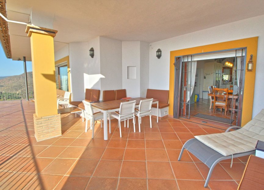 Resale - House - Finca - Cortijo - Estepona - Estepona Centro
