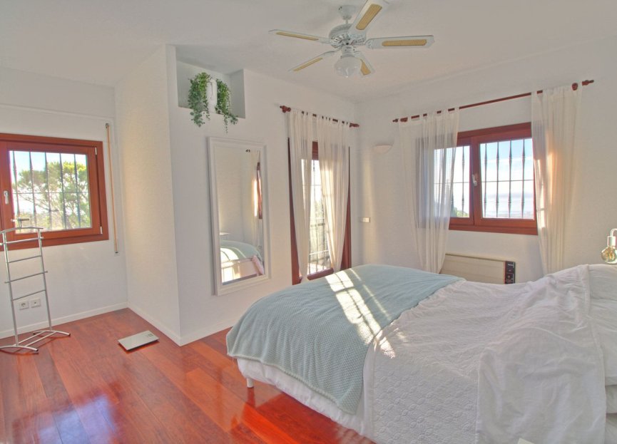 Resale - House - Finca - Cortijo - Estepona - Estepona Centro