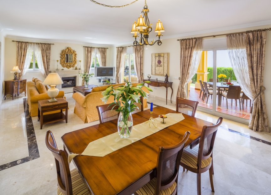 Resale - House - Detached Villa - Marbella - Elviria