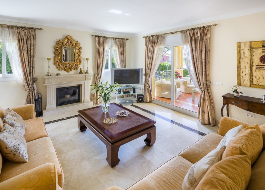 Resale - House - Detached Villa - Marbella - Elviria