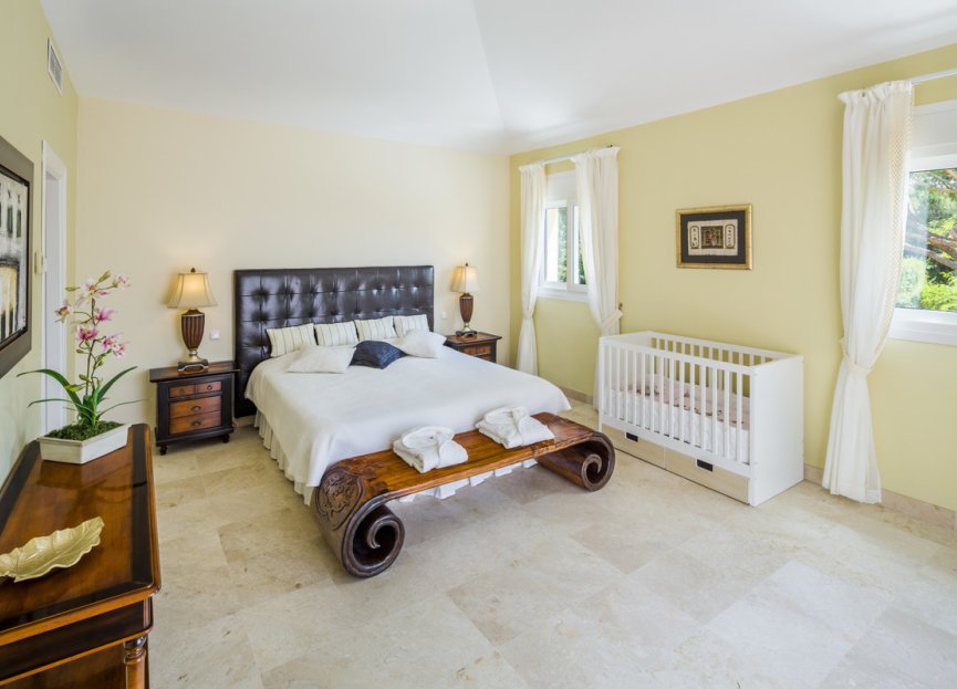 Resale - House - Detached Villa - Marbella - Elviria