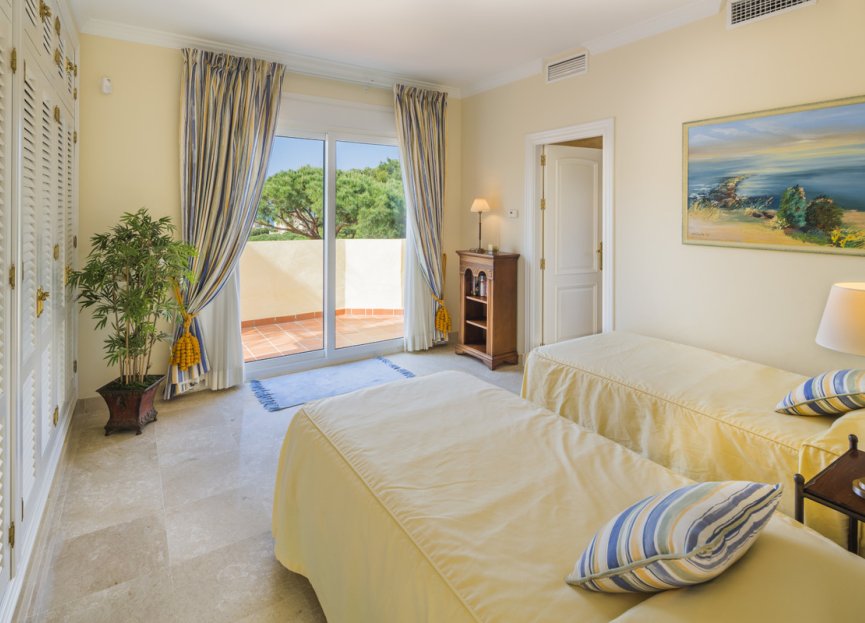 Resale - House - Detached Villa - Marbella - Elviria