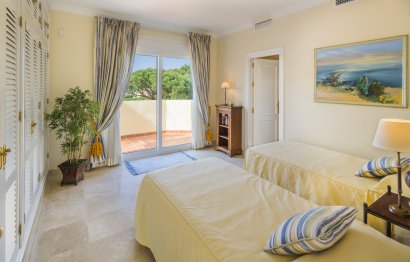 Resale - House - Detached Villa - Marbella - Elviria