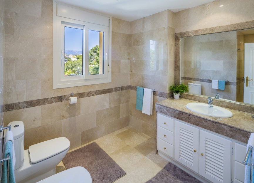 Resale - House - Detached Villa - Marbella - Elviria