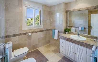 Resale - House - Detached Villa - Marbella - Elviria