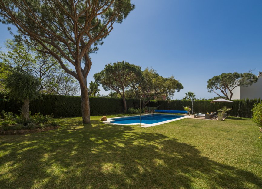 Resale - House - Detached Villa - Marbella - Elviria