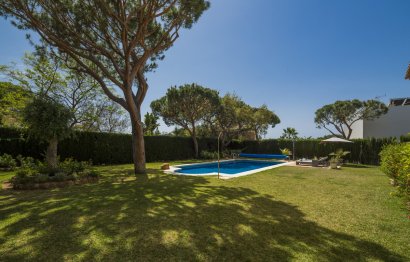 Resale - House - Detached Villa - Marbella - Elviria