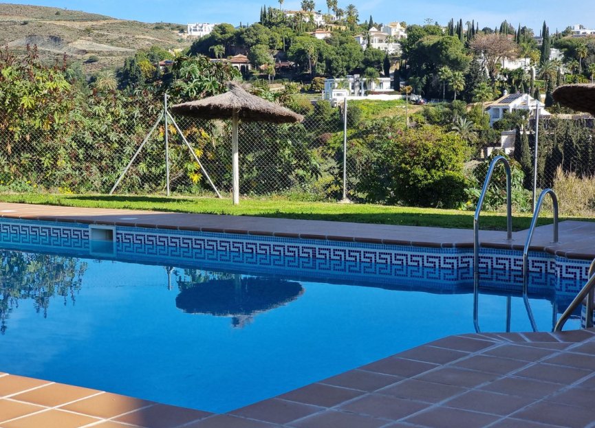 Resale - Apartment - Top Floor Apartment - Estepona - Estepona Centro