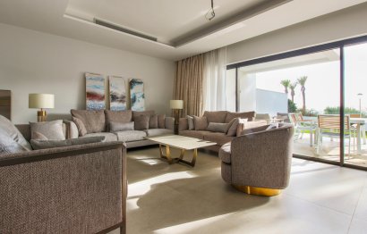 Resale - House - Townhouse - Estepona - Estepona Centro