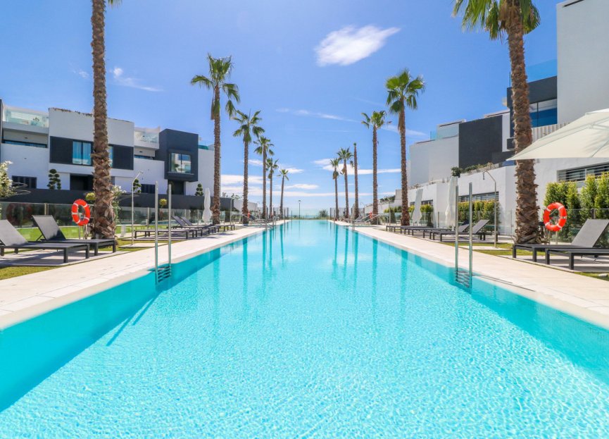 Resale - House - Townhouse - Estepona - Estepona Centro