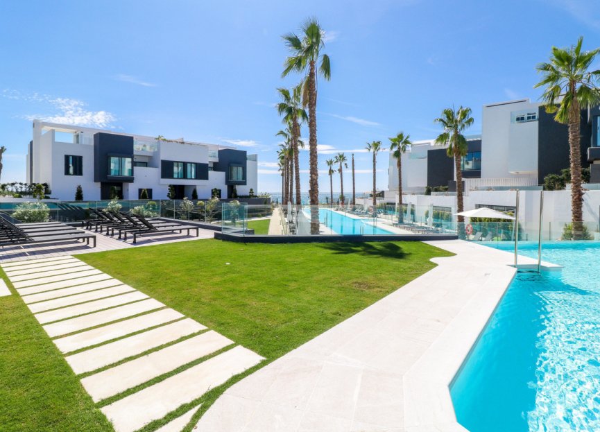 Resale - House - Townhouse - Estepona - Estepona Centro