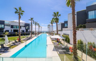 Resale - House - Townhouse - Estepona - Estepona Centro