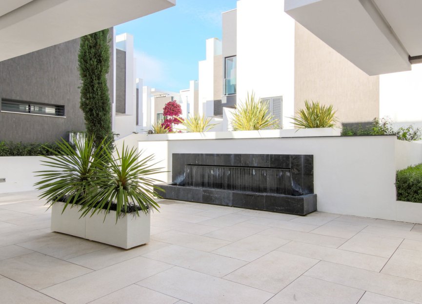 Resale - House - Townhouse - Estepona - Estepona Centro