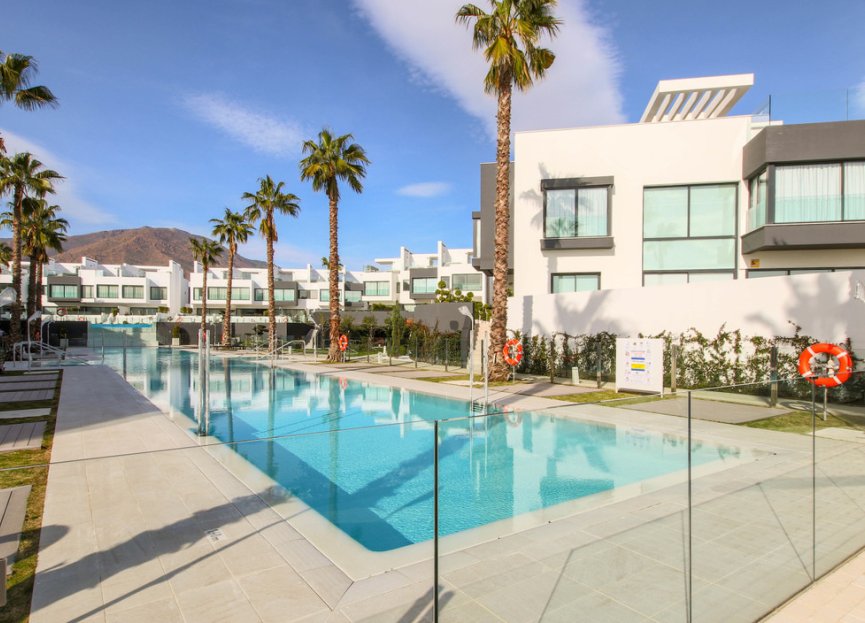 Resale - House - Townhouse - Estepona - Estepona Centro