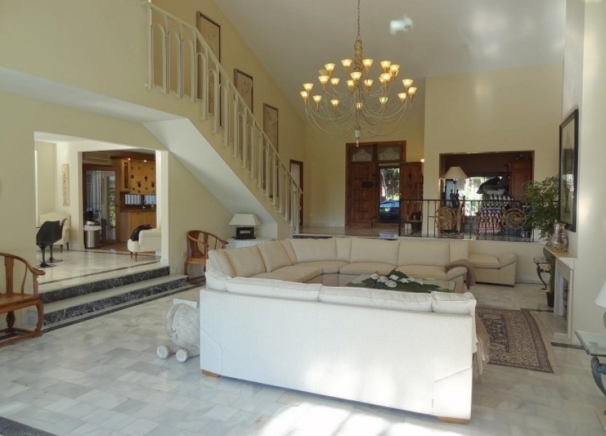 Reventa - House - Detached Villa - Estepona - Estepona Centro