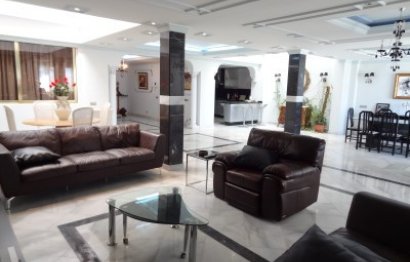 Resale - Ground floor apartment - Marbella - Puerto Banús