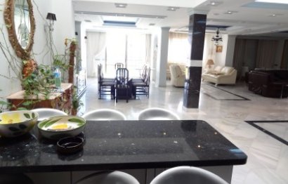 Resale - Ground floor apartment - Marbella - Puerto Banús