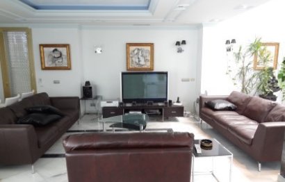 Resale - Ground floor apartment - Marbella - Puerto Banús