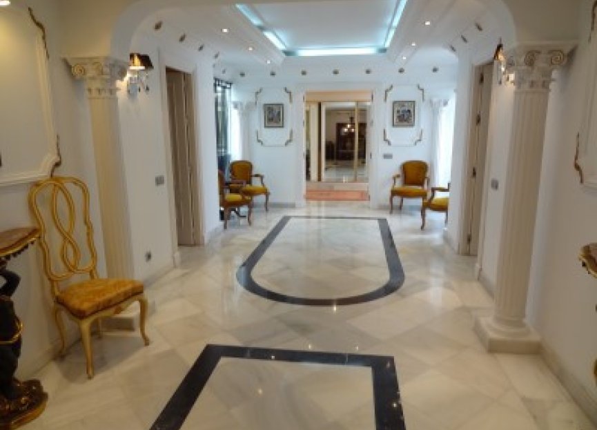 Resale - Ground floor apartment - Marbella - Puerto Banús