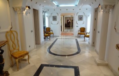 Resale - Ground floor apartment - Marbella - Puerto Banús