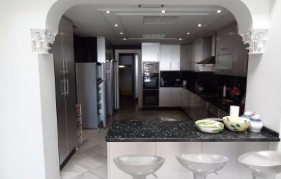 Resale - Ground floor apartment - Marbella - Puerto Banús