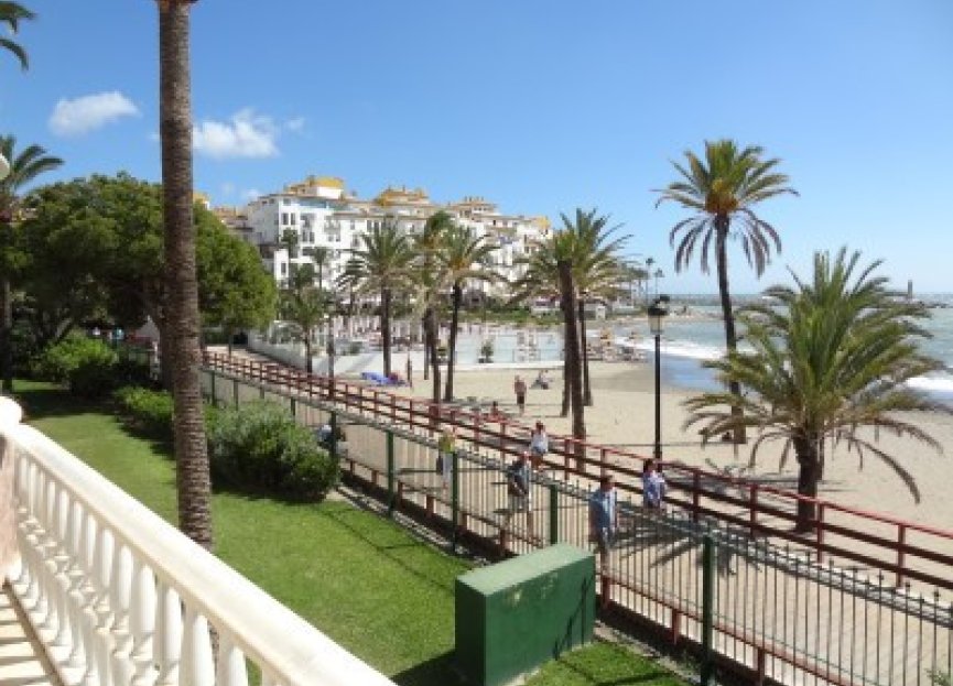 Resale - Ground floor apartment - Marbella - Puerto Banús
