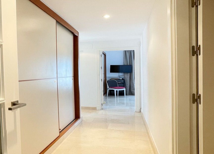 Resale - Apartment - Penthouse - Marbella - Nueva Andalucia