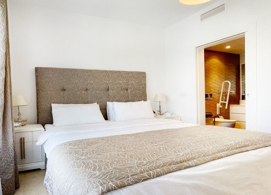 Resale - Apartment - Penthouse - Marbella - Nueva Andalucia