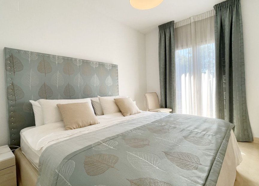 Resale - Apartment - Penthouse - Marbella - Nueva Andalucia