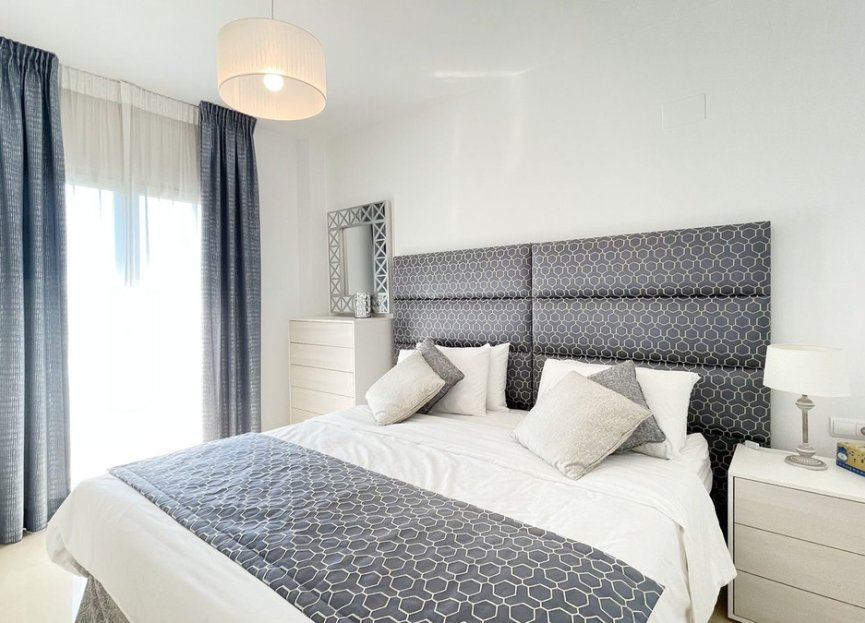 Resale - Apartment - Penthouse - Marbella - Nueva Andalucia