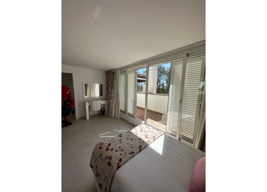 Resale - Apartment - Penthouse - Marbella - Nueva Andalucia