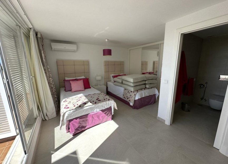 Resale - Apartment - Penthouse - Marbella - Nueva Andalucia