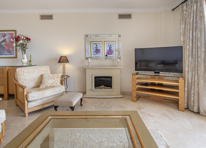 Resale - Apartment - Middle Floor Apartment - Estepona - Estepona Centro