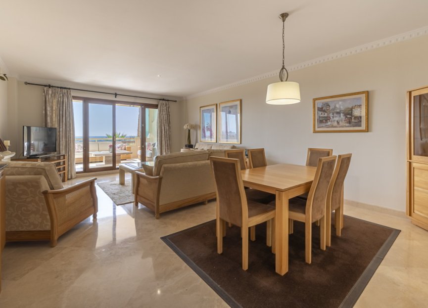 Resale - Apartment - Middle Floor Apartment - Estepona - Estepona Centro