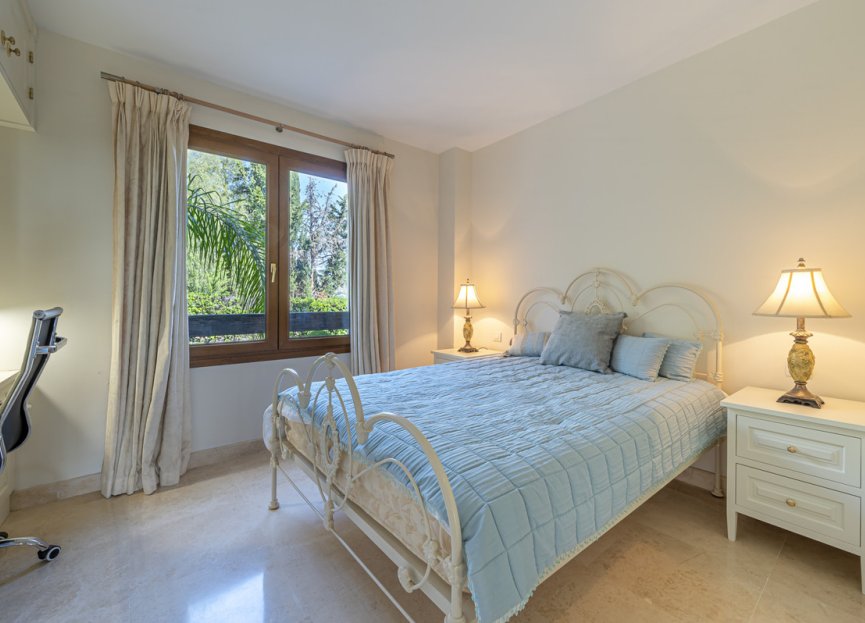 Resale - Apartment - Middle Floor Apartment - Estepona - Estepona Centro