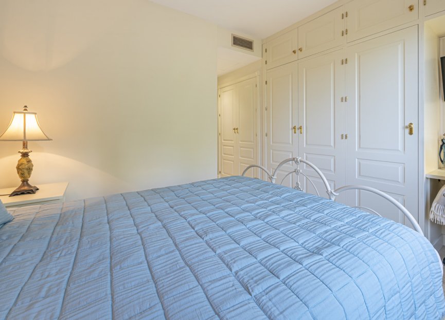 Resale - Apartment - Middle Floor Apartment - Estepona - Estepona Centro