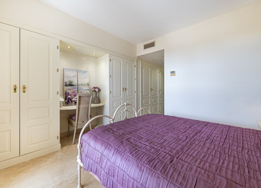 Resale - Apartment - Middle Floor Apartment - Estepona - Estepona Centro