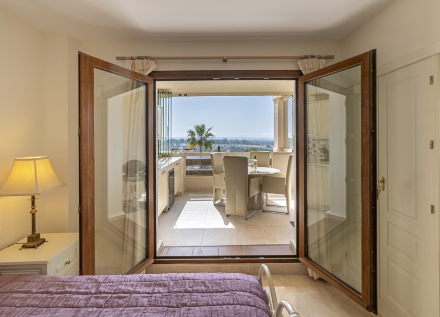 Resale - Apartment - Middle Floor Apartment - Estepona - Estepona Centro