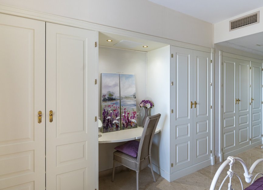 Resale - Apartment - Middle Floor Apartment - Estepona - Estepona Centro