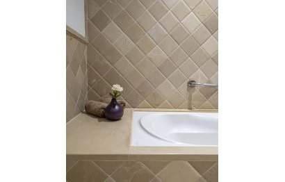 Resale - Apartment - Middle Floor Apartment - Estepona - Estepona Centro