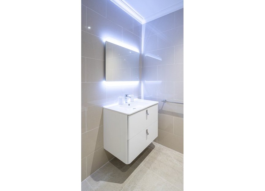 Resale - Apartment - Middle Floor Apartment - Estepona - Estepona Centro