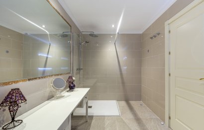 Resale - Apartment - Middle Floor Apartment - Estepona - Estepona Centro