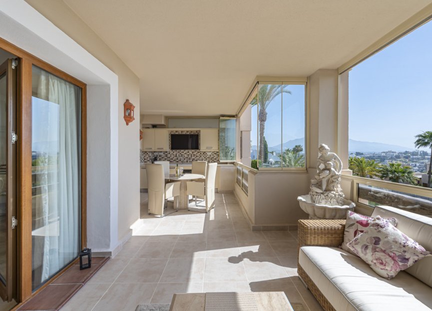 Resale - Apartment - Middle Floor Apartment - Estepona - Estepona Centro