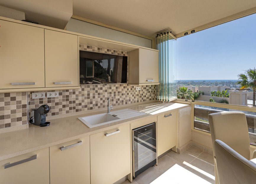 Resale - Apartment - Middle Floor Apartment - Estepona - Estepona Centro