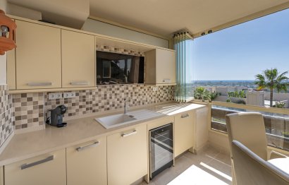 Resale - Apartment - Middle Floor Apartment - Estepona - Estepona Centro